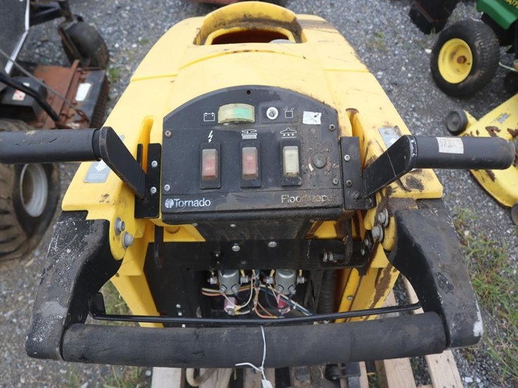 floor-scrubber-image-9