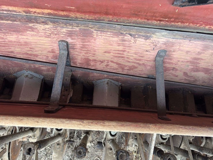 moline-8’-grain-drill-image-45