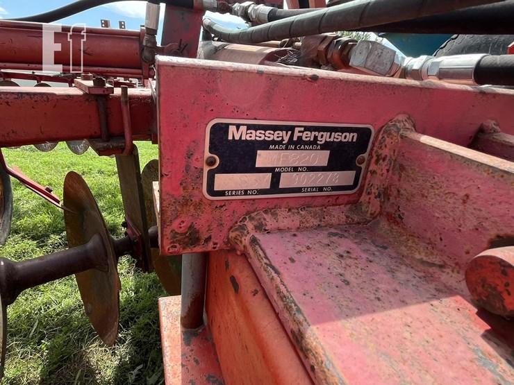 massey-ferguson-820-image-14