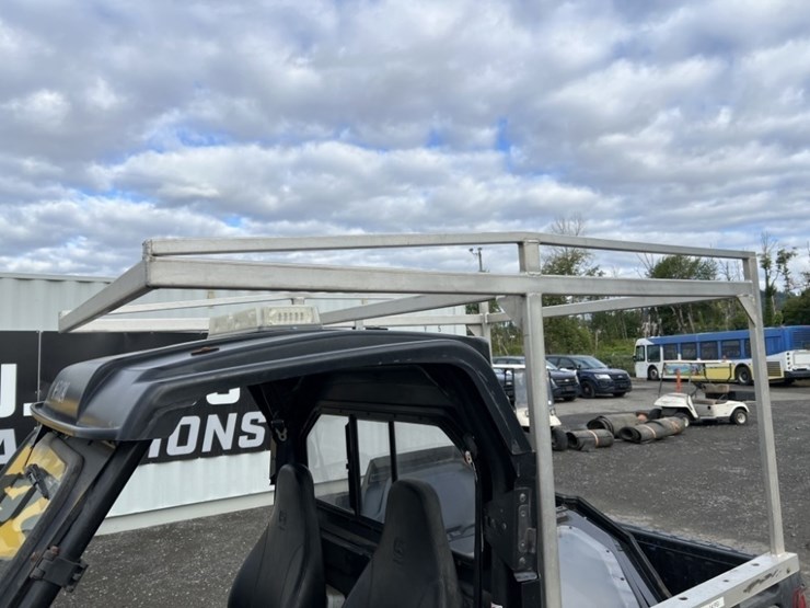 john-deere-gator-image-13