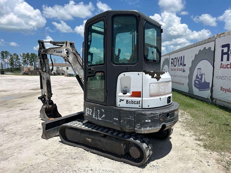 2013-bobcat-e32-image-4