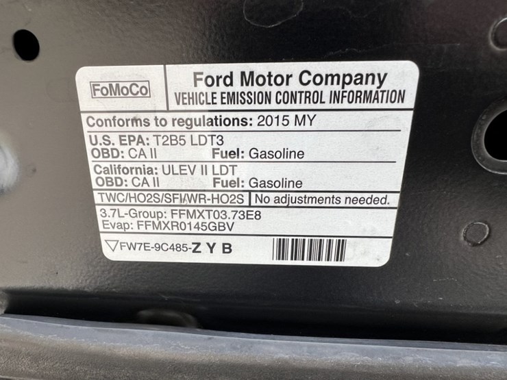 2015-ford-explorer-image-16