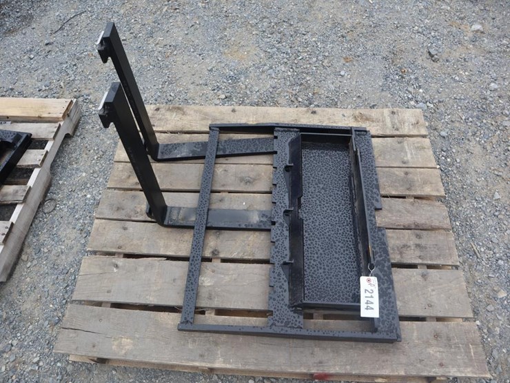 future-mini-skid-steer-forks-image-1