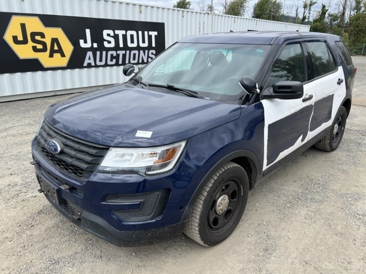 2016-ford-explorer-image-1