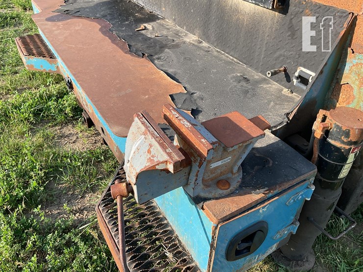 2008-international-durastar-4100-image-13