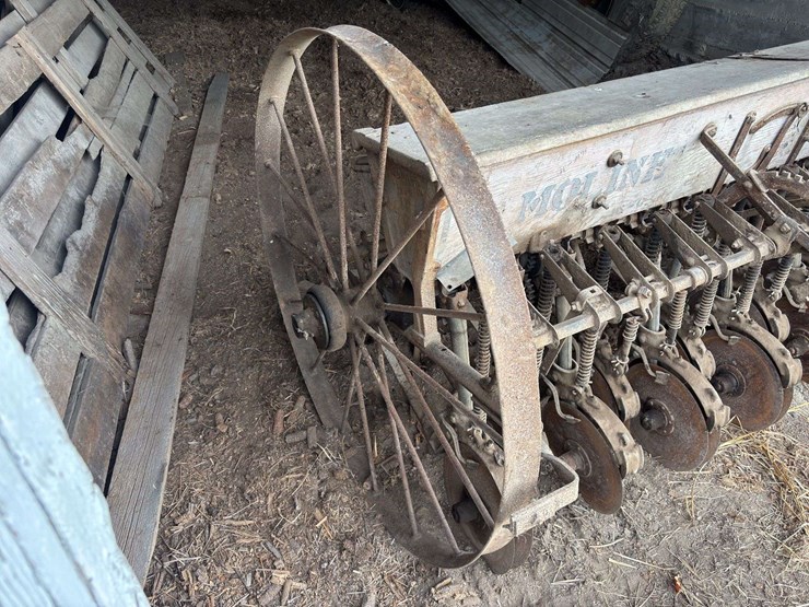 moline-8’-grain-drill-image-15