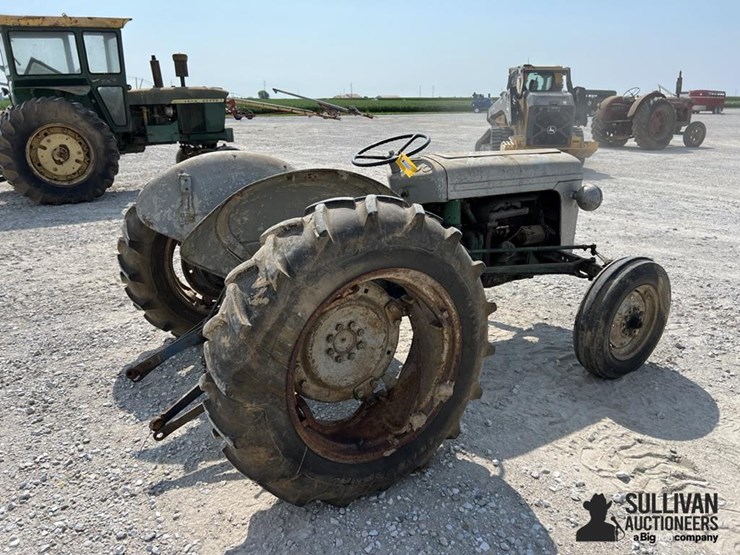 massey-ferguson-35-image-5