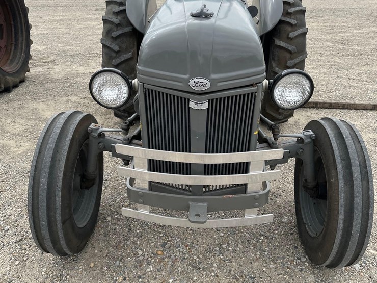 2040-ford-2n-image-2
