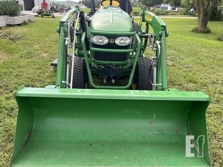 2013-john-deere-2032r-image-15