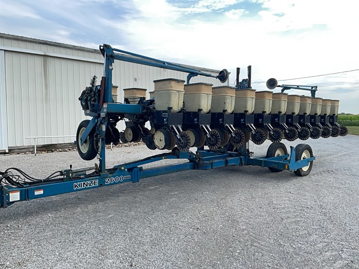kinze-2600-image-5