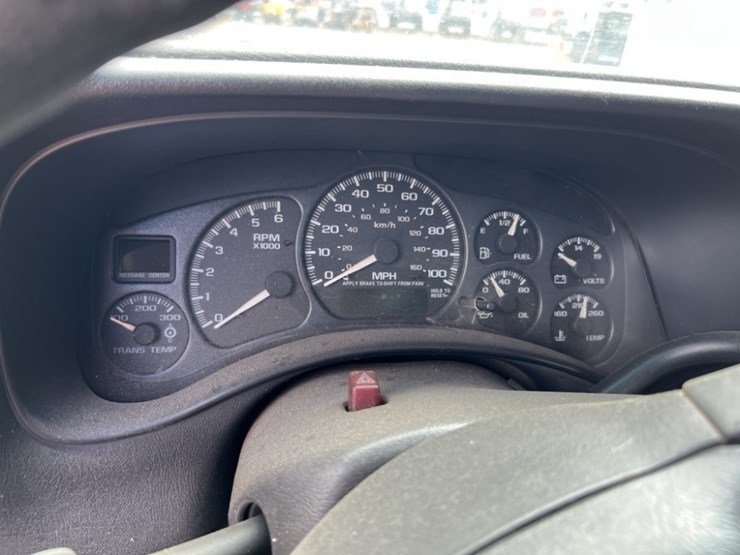 2002-chevrolet-silverado-image-14