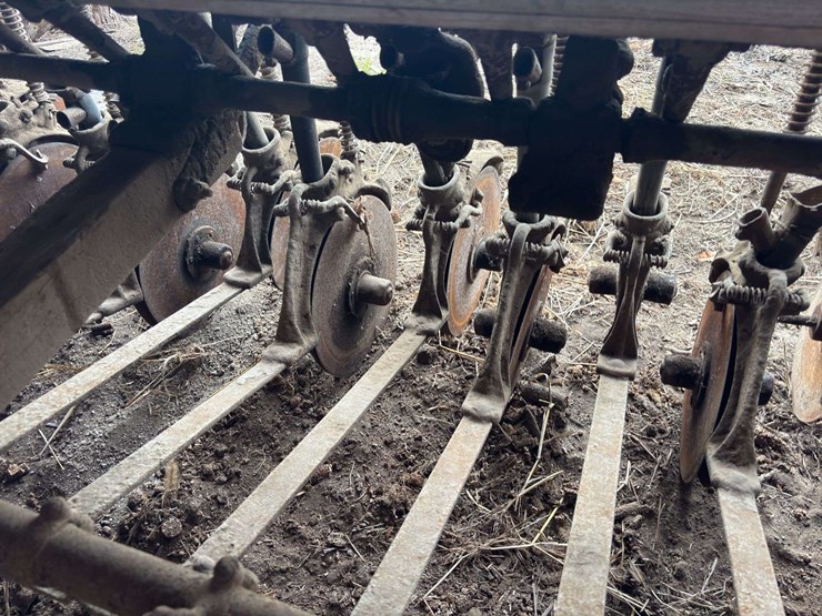 moline-8’-grain-drill-image-58