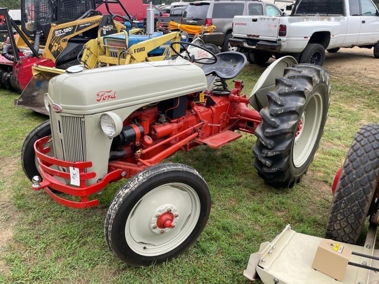 1951-ford-8n-image-4