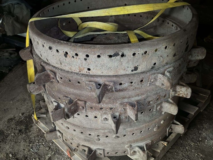 (2)-42-inch-rear-steel-wheels-with-lugs-and-extensions-image-8