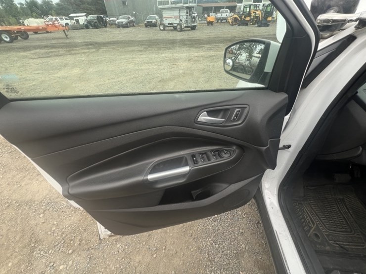 2013-ford-escape-image-21