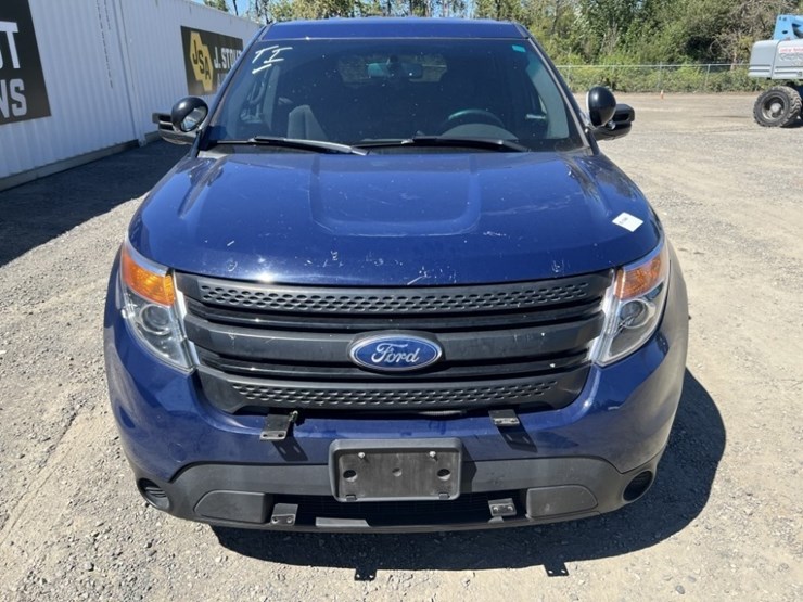 2015-ford-explorer-image-8