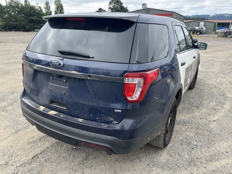 2017-ford-explorer-image-4