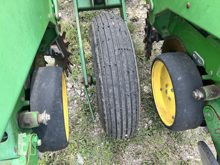 1994-john-deere-7200-image-16