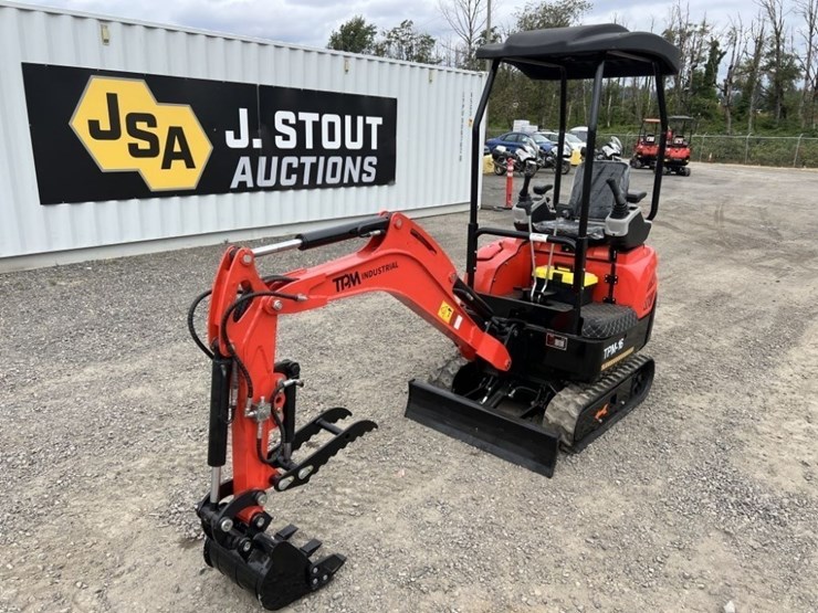 2025-tpm-16-mini-hydraulic-excavator-image-1