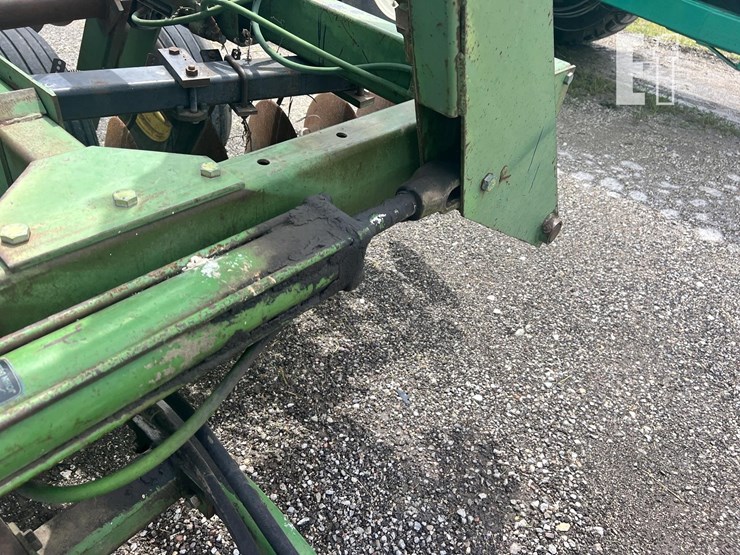 john-deere-230-image-4