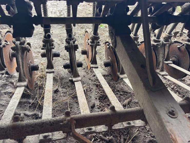 moline-8’-grain-drill-image-57