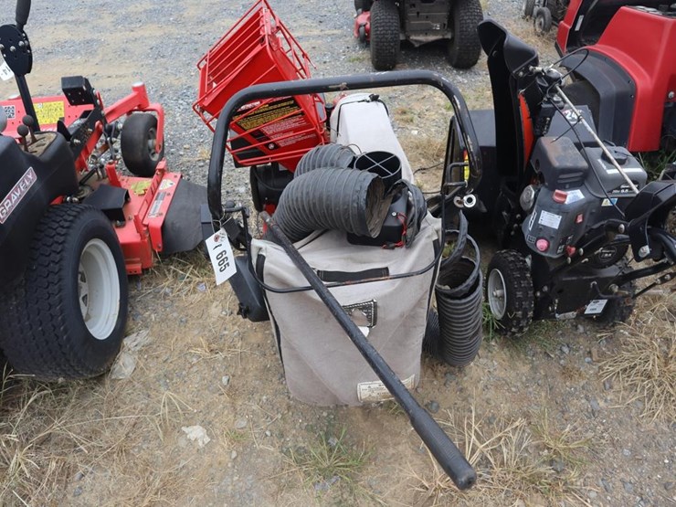 troybilt-chipper-vacuum-image-3