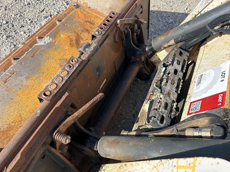 2019-bobcat-t590-image-16