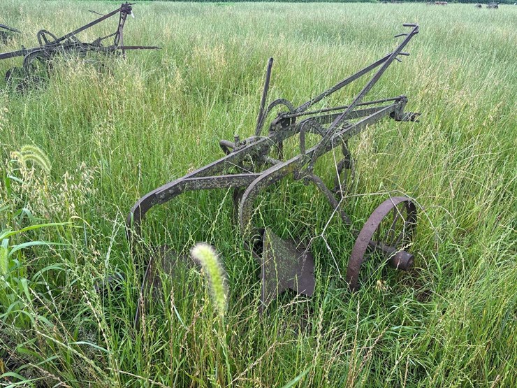 2-bottom-14”-plow-image-5