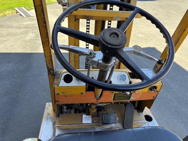 clark-c30b-forklift-image-18
