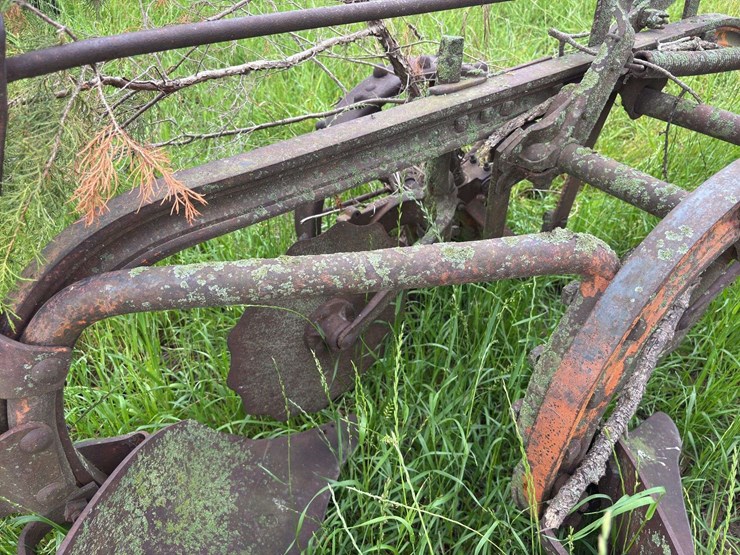 2-bottom-14”-pull-type-plow-image-34