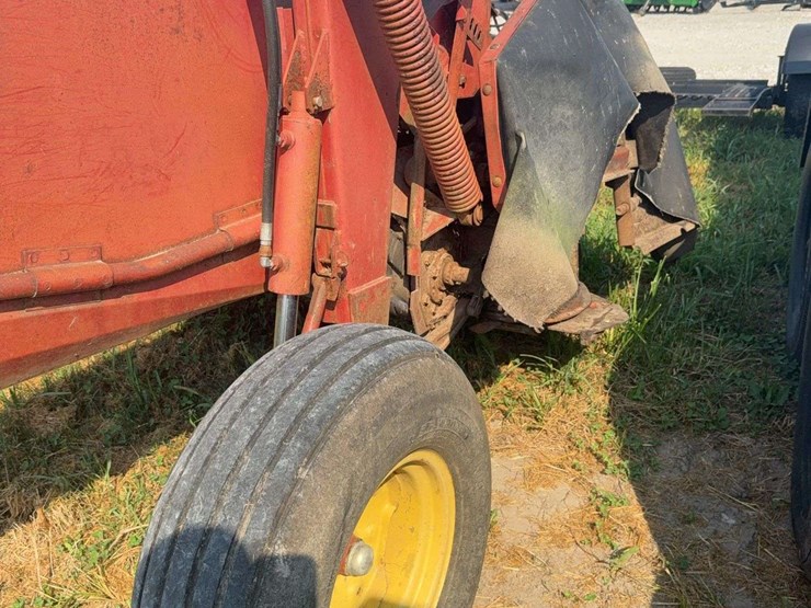 new-holland-411-image-8