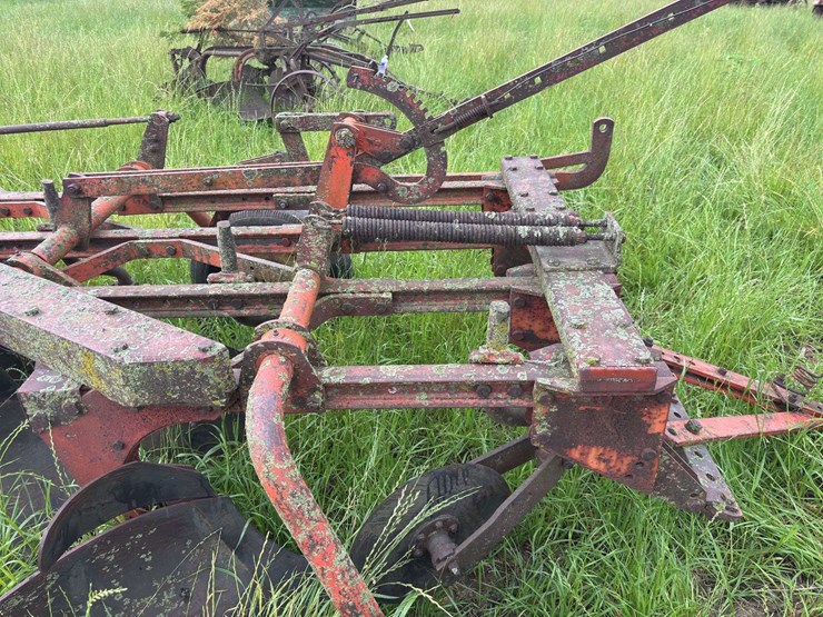 ji-case-5-bottom-14"-pull-type-plow-image-26