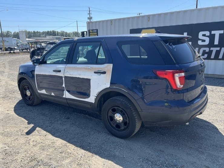 2016-ford-explorer-image-6