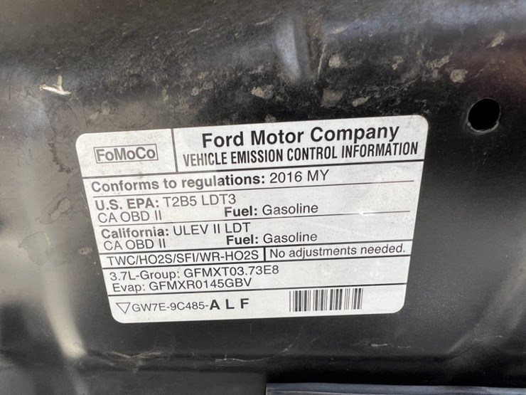 2016-ford-explorer-image-16