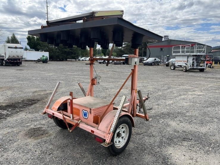 2004-wanco-towable-arrow-board-image-4