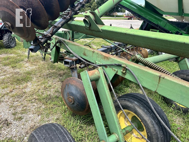 john-deere-220-image-20