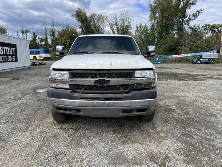 2002-chevrolet-silverado-image-8