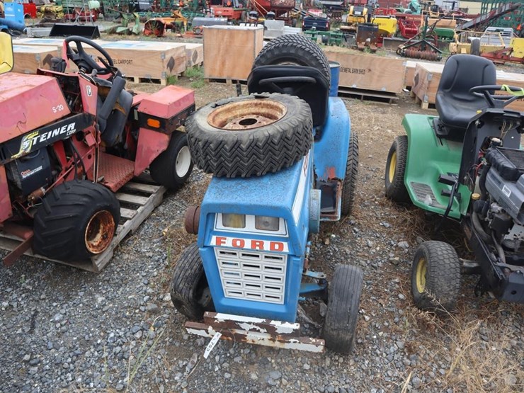 ford-lgt125-riding-mower-image-3
