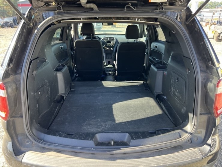 2018-ford-explorer-image-23