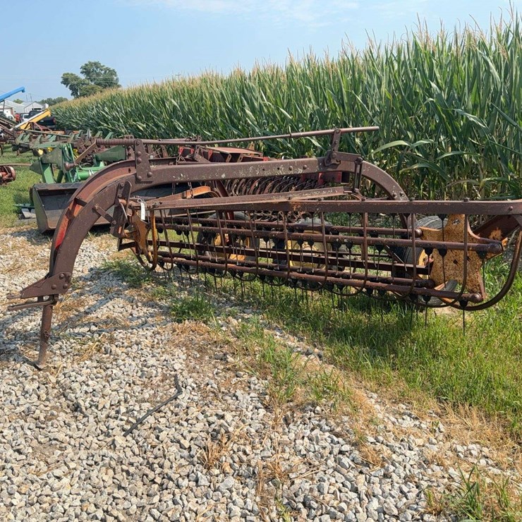 NEW HOLLAND 256