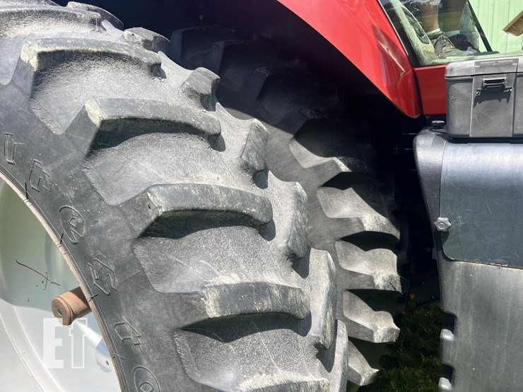 2010-case-ih-magnum-215-image-11