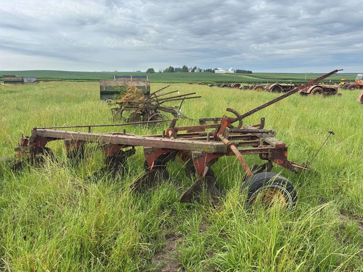 ji-case-5-bottom-14"-pull-type-plow-image-4