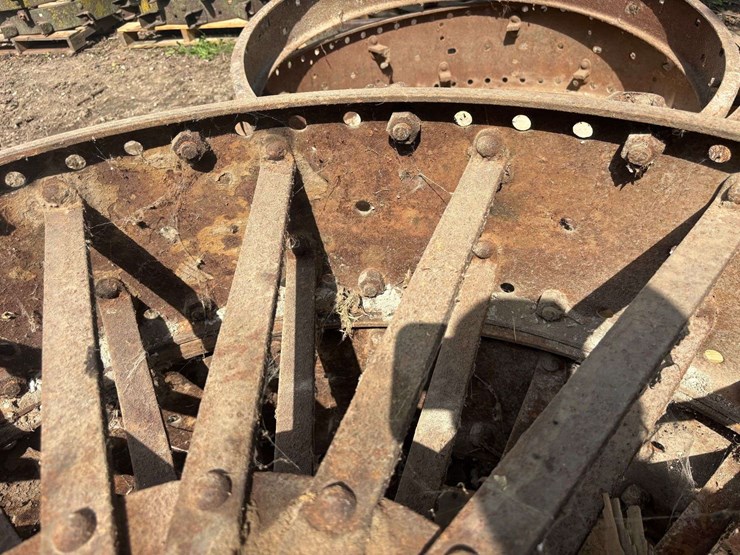 50"-steel-wheels-with-slats-image-11