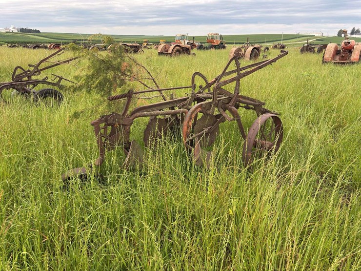 2-bottom-14”-pull-type-plow-image-5