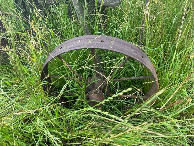 massey-ferguson-14-image-17