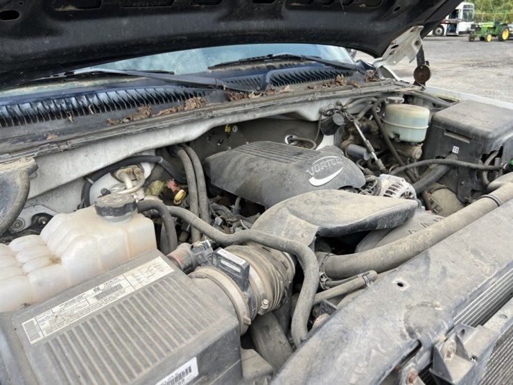 2002-chevrolet-silverado-image-23