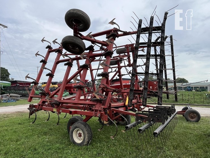case-ih-4300-image-11
