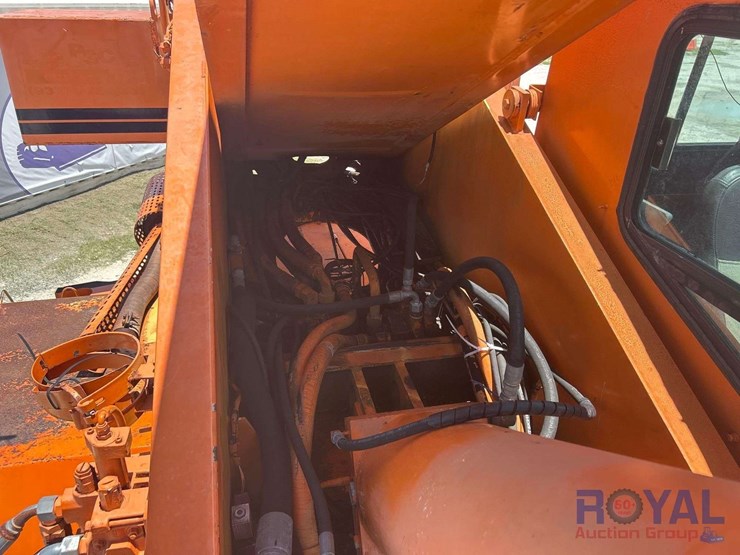 1991-grove-rt740b-image-22