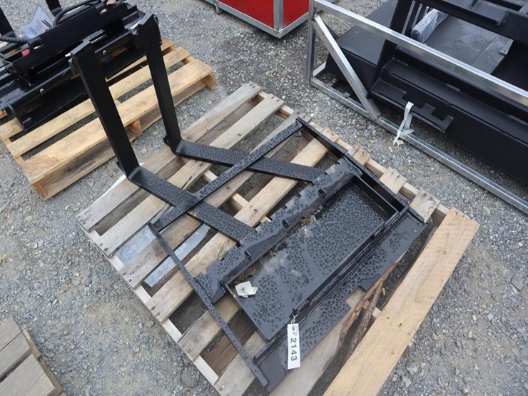 future-mini-skid-steer-forks-image-1