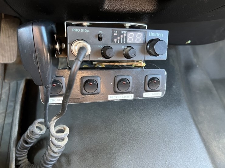 2017-gmc-sierra-3500-image-30